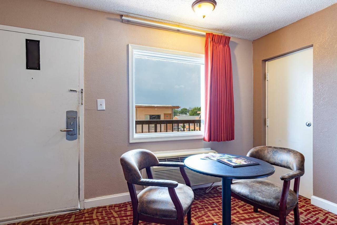 Sundial Motel